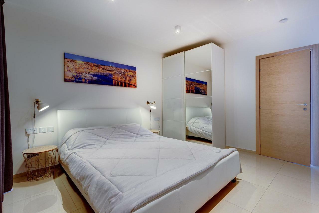 Apartmán Cosy 1Br Penthouse With Terrace, Great Location Gzira Exteriér fotografie
